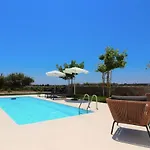 The Nine Graces - Kastraki With Private Swimming Pool *